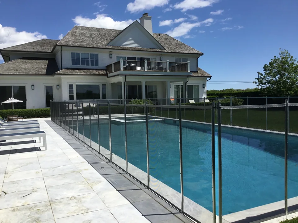 Guardian Premier removable mesh fence poolside detail in Southampton
