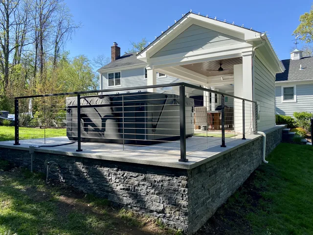 Modern Aluminum Cable Railing in St. James, New York