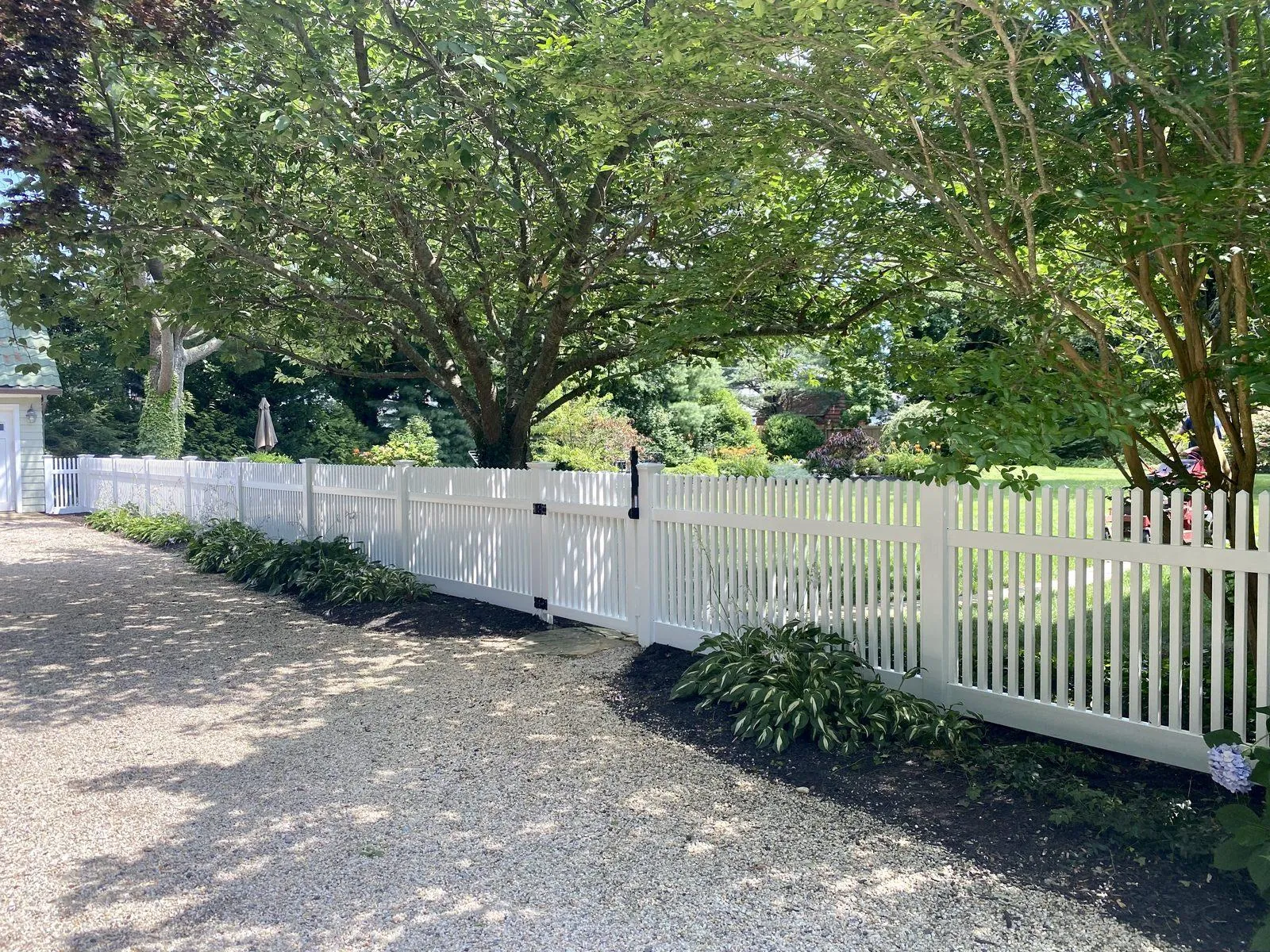 PVC & Vinyl fencing in Suffolk County
