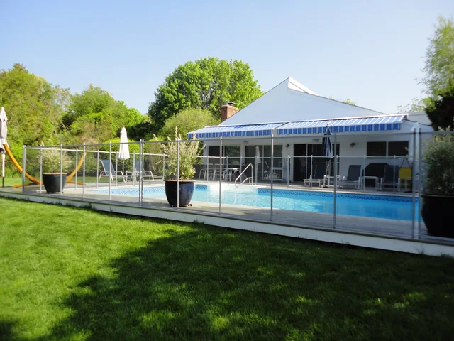 4' Guardian Vanishing Pool Fence in a Trex Deck in Westhampton, NY